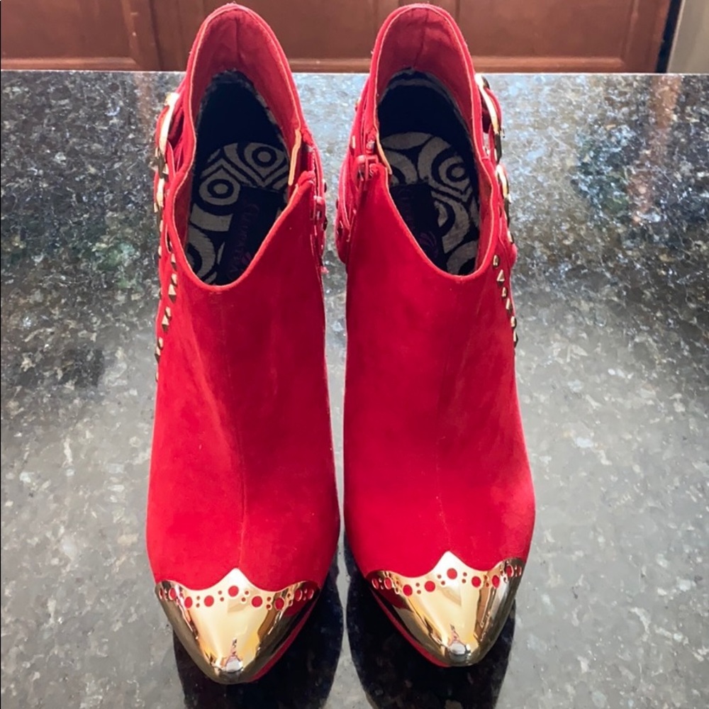 Women’s Red Shoes